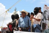 Viernes 12 de octubre del 2012. San Cristóbal de las Casas, Chiapas. Indígenas de varias organizaciones sociales marchan para recordar el 12 de octubre y exigir la liberación de los presos indígenas de las cárceles chiapanecas.