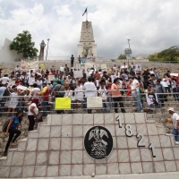 Domingo 10 de junio del 2012. Tuxtla Gutiérrez, Chiapas. Jóvenes estudiantes se congregan alrededor del movimiento #132 para manifestar su adversidad en contra de la política actual en el país y generar un movimiento de conciencia social desde la base juv