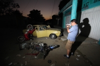 Domingo 5 de febrero del 2012. Disturbios por control de la Cerveza en la Costa. Tonalá, Chiapas. Habitantes de las pescaderías Tres Picos protagonizaron varios enfrentamientos durante el sábado y domingo de este fin de semana por el control de la distrib