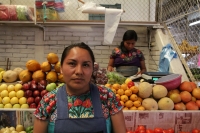 Jueves 5 de mayo del 2016. Tuxtla Gutiérrez. Los mercados de la ciudad reviven cada día gracias a su gente y su alegría, este día festejan los locatarios del Mercado Público 5 de Mayo