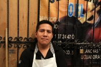Jueves 5 de mayo del 2016. Tuxtla Gutiérrez. Los mercados de la ciudad reviven cada día gracias a su gente y su alegría, este día festejan los locatarios del Mercado Público 5 de Mayo
