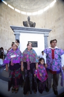 Martes 16 de noviembre. Este medio día se lleva a cabo la toma de protesta de la nueva legislatura local donde destacan los nuevos diputados indígenas dentro del LXIV Congreso chiapaneco.