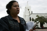 Familiares de la joven Carmen Mancilla denuncian que la compañía de transportes ADO GL no ha cumplido con los seguros de viajero, ni de ningún tipo de prestaciones medicas después de que Carmen sufriera un asalto durante su viaje a la ciudad de Veracruz e
