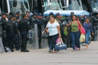 Lunes 13 de junio del 2016. Foto/CD Tuxtla Gutiérrez. La movilización magisterial bloqueó el acceso al libramiento norte sin que se registre violencia a lo largo de la jornada de protestas.