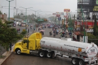 Lunes 13 de junio del 2016. Foto/CD Tuxtla Gutiérrez. La movilización magisterial bloqueó el acceso al libramiento norte sin que se registre violencia a lo largo de la jornada de protestas.