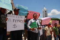Lunes 6 de agosto del 2012. Tuxtla Gutiérrez, Chiapas. Campesinos de las comunidades de Tila se manifiestan en platón en la plaza central de esta ciudad, para exigir la destitución de la administración municipal y desconocer a los nuevos representantes el