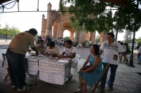 INICIAN LAS VOTACIONES CON RETRAZO EN LAS CIUDADES DE TUXTLA GUTIERREZ Y CHIAPA DE CORZO CON CALMA EN EL ESTADO DE CHIAPAS.