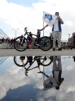 Lunes 30 de mayo del 2016. Bogotá. Foto/Osiris. Ciudadanos de la capital de Colombia se manifiestan frente al Concejo del Distrito de Colombia para exigir que no se apruebe el Plan de Desarrollo Económico, propuesto por el Alcalde Enrique Peñalosa, que in