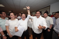 Lunes 21 de mayo del 2012. Tuxtla Gutiérrez, Chiapas. Samuel Córdova Cordero durante su inscripción como candidato a