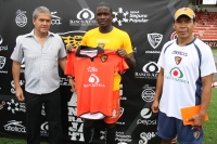 Lunes 9 de julio del 2012. Tuxtla Gutiérrez, Chiapas. El colombiano Jhon Andrés Córdoba Copete se presenta esta mañana con el equipo Jaguares de Chiapas como nuevo refuerzo de la escuadra de fut bol chiapaneco.