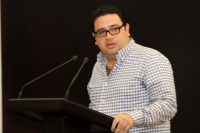 Jueves 5 de diciembre del 2013. Tuxtla Gutiérrez. Noé Castañón durante su participación este medio día en el congreso local.