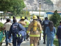 Viernes 10 de abril. Elementos policiacos  y del ejército mexicano se trasladaron a las instalaciones del COBACH en la ciudad de San Cristóbal de las Casas donde fueron localizdos varios paquetes que alarmaron a los estudiantes