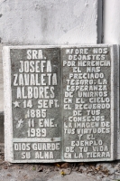 Jueves 1 de noviembre del 2012. Tuxtla Gutiérrez, Chiapas. Los panteones y sus tumbas presentan un reflejo cabal de la personalidad de los pueblos que los alberga, las historias de sus gentes y su paso por su devenir esta presente en cada uno de sus entie