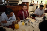 Viernes 27 de abril del 2012. Horacio Culebro Borrayas durante su conferencia de prensa esta mañana en conocido restaurant del centro de la ciudad.