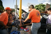 Jueves 29 de julio. Un fuerte accidente involucra a dos vehículos que circulaban en el crucero de la carretera a Villaflores y la 16 sur. El accidente mando a las tripulantes de uno de los automóviles a la revisión médica correspondiente.