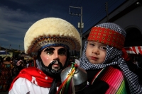 Viernes 17 de enero del 2014. Chiapa de Corzo. La Salida de Banderas da comienzo al recorrido que Parachicos y Chiapanecas realizan este día en honor a San Antonio Abad dentro de las festividades patronales de esta comunidad de la Ribera del Rio Grande de