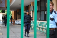 Lupis / Elementos de las corporaciones policíacas atendieron esta tarde una llamada al número de emergencia donde se amenazaba de hacer explotar un artefacto en las instalaciones de la Secretaria de Educación de Chiapas.