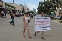 Viernes 4 de septiembre del 2015. Tuxtla Gutiérrez. Paco Rojas Toledo ex candidato a la alcaldía de la capital de Chiapas por el PAN se manifiesta este medio día después de recibir la demanda por lavado de dinero durante la campaña política que se encuent