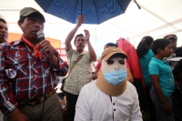 Miércoles 17 de junio del 2015. Tuxtla Gutiérrez, Agustín Gómez Pérez, joven inmolado durante las protestas del mes de diciembre pasado durante su conferencia de prensa momentos antes de regresar a la comunidad Chigton en el municipio de Ixtapa.