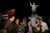 Lucero Sebastián Hernández, profesora jubilada recibe esta noche la medalla Ángel Albino Corzo en sesión solemne por el cabildo de la ciudad de Chiapa de Corzo, realizando la ceremonia en la plaza de armas de esta localidad