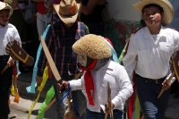 Lunes 8 de agosto del 2016. Chiapa de Corzo. Durante las celebraciones patronales de Santo Domingo se realiza el recorrido de Alférez y Naguares en el antiguo camposanto de la comunidad de Chiapa de Corzo y es en este medio día cuando los niños son llevad