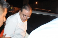 Miércoles 8 de junio. Aspecto del traslado y detención del ex gobernador de Chiapas, Pablo Salazar Mendiguchia quien fue trasladado desde la ciudad de Cancun en un jet hacia la ciudad de Tuxtla Gutiérrez, para posteriormente ser trasladado al penal del Am