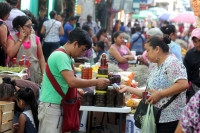 Viernes 2 de diciembre del 2016. Tuxtla Gutiérrez. Polémica política es causada por la decisión de los locatarios del Mercado Viejo de salir a la calle para competir con el ambulantaje en el primer cuadro de Tuxtla
