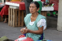 Viernes 2 de diciembre del 2016. Tuxtla Gutiérrez. Polémica política es causada por la decisión de los locatarios del Mercado Viejo de salir a la calle para competir con el ambulantaje en el primer cuadro de Tuxtla