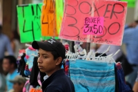 Viernes 2 de diciembre del 2016. Tuxtla Gutiérrez. Polémica política es causada por la decisión de los locatarios del Mercado Viejo de salir a la calle para competir con el ambulantaje en el primer cuadro de Tuxtla
