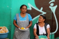 Viernes 2 de diciembre del 2016. Tuxtla Gutiérrez. Polémica política es causada por la decisión de los locatarios del Mercado Viejo de salir a la calle para competir con el ambulantaje en el primer cuadro de Tuxtla
