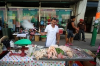 Viernes 2 de diciembre del 2016. Tuxtla Gutiérrez. Polémica política es causada por la decisión de los locatarios del Mercado Viejo de salir a la calle para competir con el ambulantaje en el primer cuadro de Tuxtla