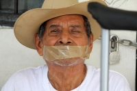 Martes 3 de noviembre del 2015. Chicoasen. Un grupo de ancianos se mantiene en huelga de hambre en las instalaciones de la Casa Ejidal para exigir el respeto de las tierras comunales donde CFE está afectando y destruyendo el entorno ecológico del lugar du