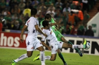 Sábado 4 de diciembre del 2014. Tuxtla Gutiérrez. Acciones del partido entre Jaguares de Chiapas y los tiburones de Veracruz, esta noche en el estadio Zoque de la capital del estado de Chiapas.