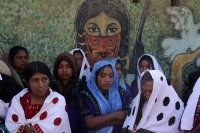 Martes 22 de diciembre del 2015. San Pedro Chenalho. Los sobrevivientes de la masacre de 45 indígenas en la comunidad Acteal en 1997, conmemoran esta mañana los 18 años de ocurrido este hecho con jornadas de ayuno y oración en esta localidad de la región 