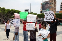 Sábado 19 de mayo del 2012. Tuxtla Gutiérrez, Chiapas. Jóvenes de diferentes estratos sociales y de organización políticas se manifiestan durante la denominada marcha Anti-Peña Nieto, donde fue notoria la dirección de varias personas a lo que las convocad