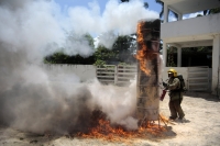 20240818. Tuxtla. Competencia amistosa entre los diferentes cuerpos de rescate de Chiapas durante las celebraciones del Bombero de Acero.