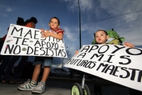 Miércoles 25 de septiembre del 2013. Tuxtla Gutiérrez. Familias tuxtlecas marcha en estos momentos desde el libramiento norte hacia el centro de la ciudad apoyando el movimiento magisterial.