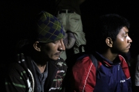 Miércoles 6 de agosto del 2014. Arriaga. Cientos de centroamericanos suben esta madrugada a los vagones del tren para continuar en la “ruta férrea” del migrante hacia la próxima estación en Oaxaca donde continuaran intentando llegar a la frontera norte.