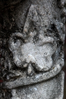 Jueves 31 de octubre del 2013. Tuxtla Gutiérrez. El arte escultórico funerario actualmente en desuso se conserva precariamente en los panteones de esta ciudad.