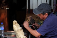 Domingo 27 de agosto del 2017. Chiapa de Corzo. Los artesanos de la ribera del rio Grijalva crean con sus manos obras que cultivan la religión y el mito de la provincia mexicana.