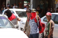 Lunes 13 de agosto del 2012. Tuxtla Gutiérrez, Chiapas. Transportistas de la zona altos de Chiapas protestan bloqueando el primer cuadro de la ciudad para exigir que se el gobierno estatal detenga el pirataje en las carreteras entre palenque y la zona cen