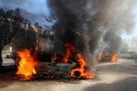 Martes 20 de diciembre del 2016. Tuxtla Gutiérrez. Varios vehículos fueron incendiados esta mañana durante el atentado a las instalaciones de la Secretaria de Educación de Chiapas sin que a la hora se tengan informes de quien ocasionara el siniestro.
