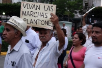 Lunes 26 de septiembre del 2016. Tuxtla Gutiérrez. El Bloque Democrático de la CNTE, Normalistas y Padres de Familia marchan esta tarde recordando a las 43 alumnos de Ayotzinapa. Lunes 26 de septiembre del 2016. Tuxtla Gutiérrez. El Bloque Democrático de la CNTE, Normalistas y Padres de Familia marchan esta tarde recordando a las 43 alumnos de Ayotzinapa.