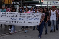 Lunes 26 de septiembre del 2016. Tuxtla Gutiérrez. El Bloque Democrático de la CNTE, Normalistas y Padres de Familia marchan esta tarde recordando a las 43 alumnos de Ayotzinapa. Lunes 26 de septiembre del 2016. Tuxtla Gutiérrez. El Bloque Democrático de la CNTE, Normalistas y Padres de Familia marchan esta tarde recordando a las 43 alumnos de Ayotzinapa.