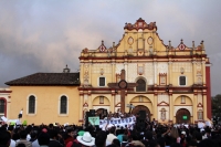 Miércoles 8 de octubre del 2014. San Cristóbal de las Casas. Momentos de la manifestación por la desaparición de los normalistas de Ayotzinapa por los estudiantes y los integrantes del movimiento magisterio en la plaza de la Catedral de San Cristóbal.