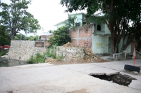 Lunes 26 de agosto del 2013. Tuxtla Gutiérrez. Los baches y trabajos sin terminar es la constante en el obra pública municipal de la capital del estado de Chiapas.