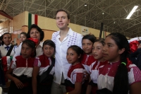 Miércoles 24 de febrero del 2016. Tuxtla Gutiérrez. Este medio día se lleva a cabo la ceremonia de abanderamiento de las escoltas del sistema escolar en de este estado del sureste de México. En la imagen Manuel Velazco Coello, gobernador de Chiapas se tom