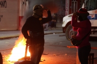 Martes 13 de septiembre del 2016. Tuxtla Gutiérrez. Las barricadas del Movimiento Magisterial continúan en alerta en las noches previas a las fiestas patrias