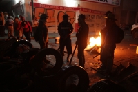 Martes 13 de septiembre del 2016. Tuxtla Gutiérrez. Las barricadas del Movimiento Magisterial continúan en alerta en las noches previas a las fiestas patrias