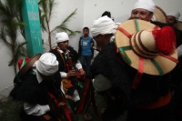 Jueves 28 de julio del 2016. San Juan Chamula. Mateo Gómez Gómez recibe esta mañana el bastón de mando Chamula según los usos y costumbres de las comunidades y parajes de esta localidad de los altos de Chiapas. El nuevo presidente junto con las nuevas aut